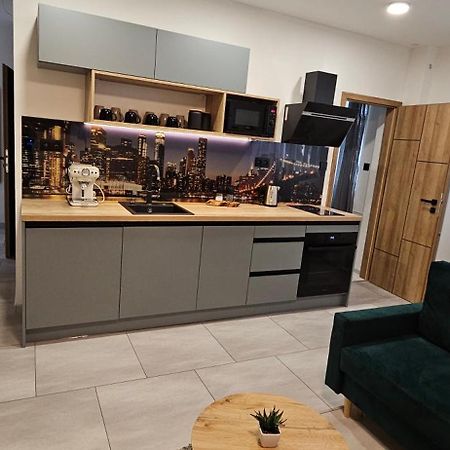 Apartman Manhattan Братислава Екстер'єр фото