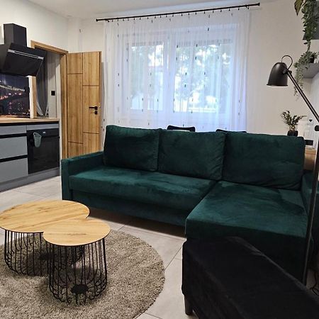 Apartman Manhattan Братислава Екстер'єр фото