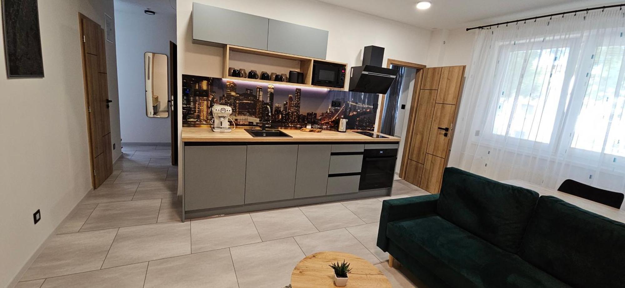 Apartman Manhattan Братислава Екстер'єр фото